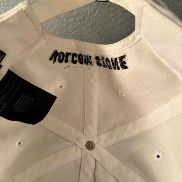 Volcom Stone Women’s Hat W Roses - Picture 4 of 5